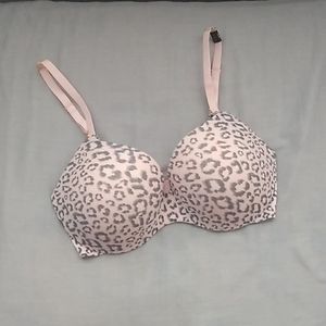 Victoria Secret 32DD Bra